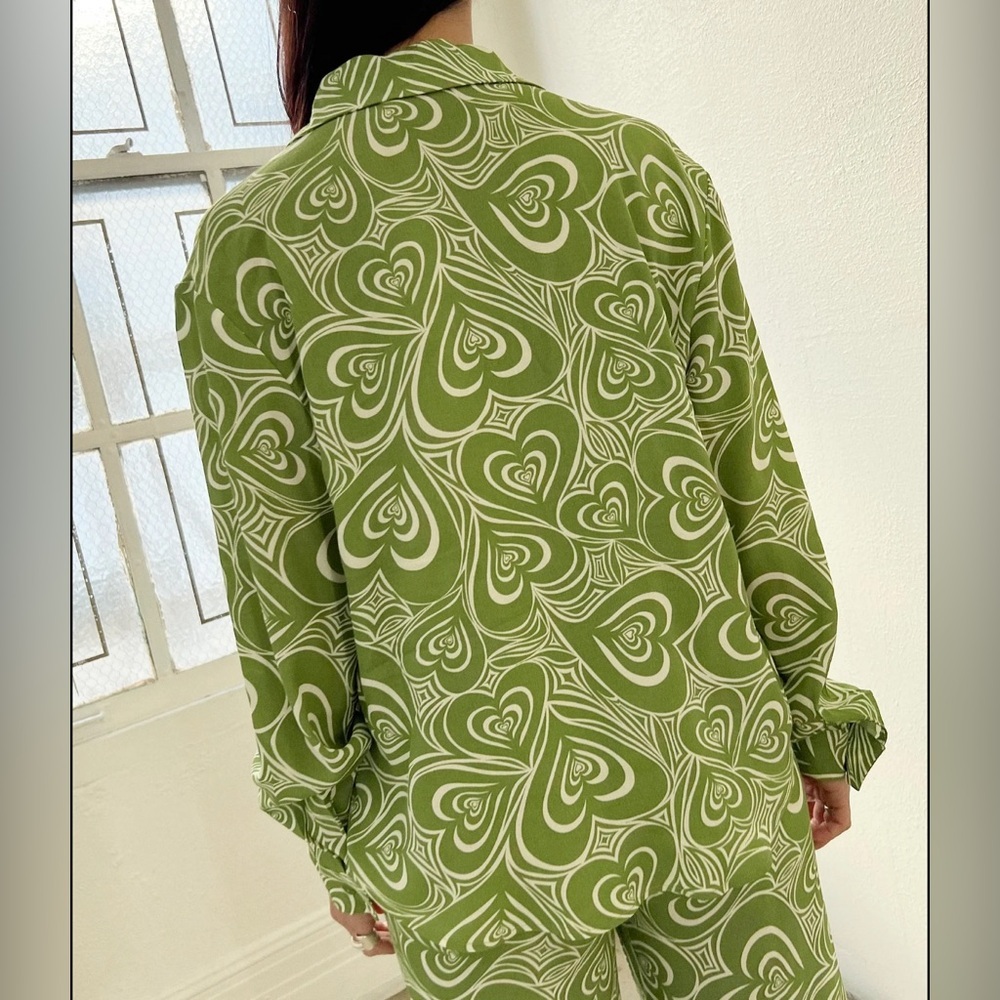 Lisa Says Gah Bailey Lounge top, Wild Hearts Green, 3XL - Picture 2 of 5